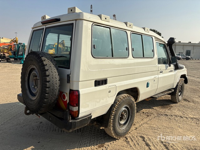 2018 Toyota Land Cruiser 78R 4x4 SUV - SUV: φωτογραφία 3 2018 Toyota Land Cruiser 78R 4x4 SUV - SUV: φωτογραφία 3