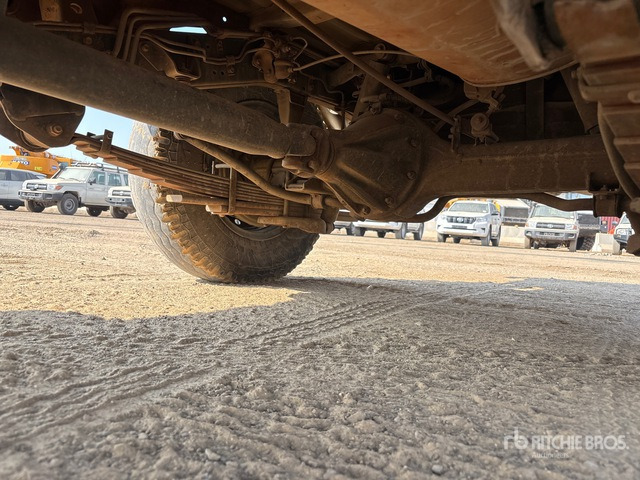 2018 Toyota Land Cruiser 78R 4x4 SUV - SUV: φωτογραφία 5 2018 Toyota Land Cruiser 78R 4x4 SUV - SUV: φωτογραφία 5