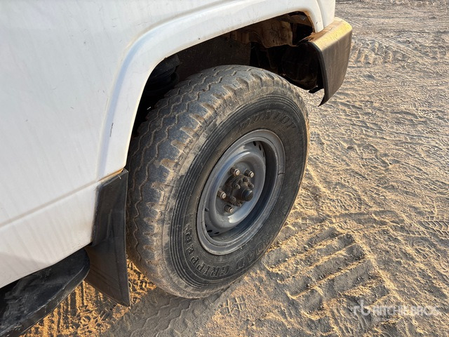 2018 Toyota Land Cruiser 78R 4x4 SUV - SUV: φωτογραφία 4 2018 Toyota Land Cruiser 78R 4x4 SUV - SUV: φωτογραφία 4