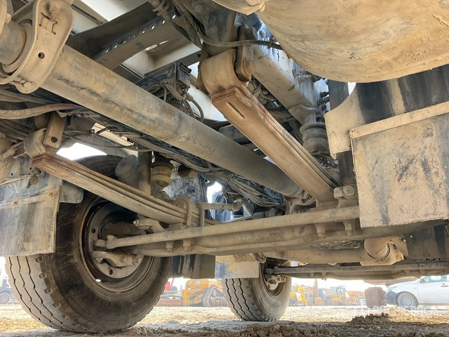 Μπετονιέρα φορτηγό 2019 Renault K440 8x4 Twin-Steer Mixer Truck: φωτογραφία 6