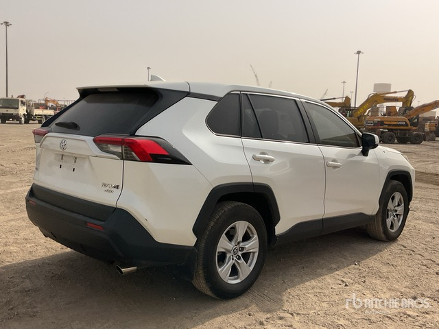 2019 Toyota RAV4 4WD SUV - SUV: φωτογραφία 3 2019 Toyota RAV4 4WD SUV - SUV: φωτογραφία 3