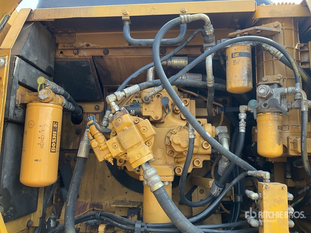 Ερπυστριοφόρος εκσκαφέας Cat 330D: φωτογραφία 6