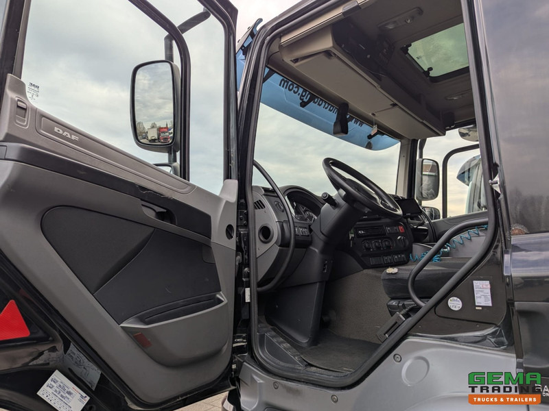 Interior photo 1: Φορτηγό ψυγείο DAF CF 280 FAN 6x2/4 DagCab Euro6 - Koel-VriesBak 7.9m + Carrier Supra 1150MT + Laadklep 2000kg - 10/2025APK