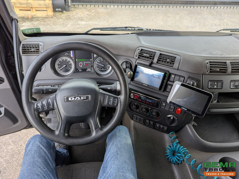 Interior photo 2: Φορτηγό ψυγείο DAF CF 280 FAN 6x2/4 DagCab Euro6 - Koel-VriesBak 7.9m + Carrier Supra 1150MT + Laadklep 2000kg - 10/2025APK