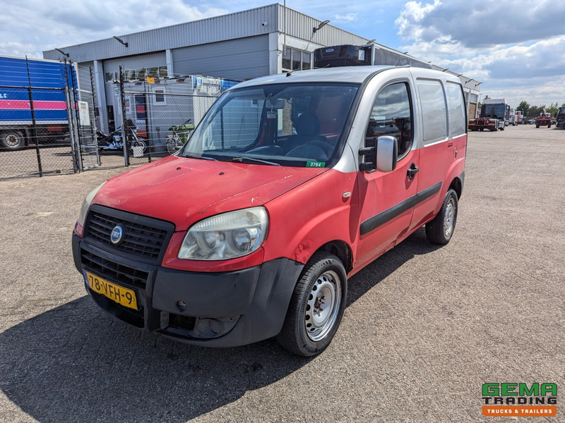 Fiat Doblò 1.9 JTD Euro4 - Handgeschakeld - Trekhaak - Μικρό βαν: φωτογραφία 1 Fiat Doblò 1.9 JTD Euro4 - Handgeschakeld - Trekhaak - Μικρό βαν: φωτογραφία 1