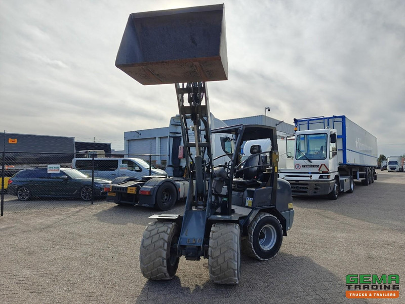 Giant V452T 3585 uren - Wiellader - Landbouw Kenteken - Vangmuil - Grondbak - Non-Marking Banden - Ερπυστριοφόρος μικρός φορτωτής: φωτογραφία 5 Giant V452T 3585 uren - Wiellader - Landbouw Kenteken - Vangmuil - Grondbak - Non-Marking Banden - Ερπυστριοφόρος μικρός φορτωτής: φωτογραφία 5