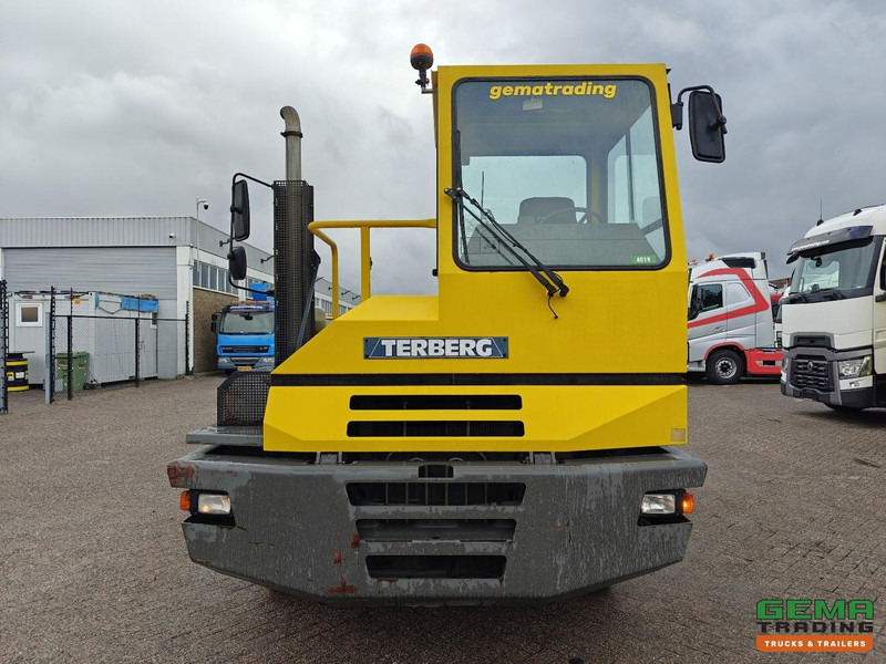 Terberg YT180 Schotel 25T - Naafreductie - Cummins - Landbouw Kenteken 40km/h - Τράκτορες τελωνείων: φωτογραφία 5 Terberg YT180 Schotel 25T - Naafreductie - Cummins - Landbouw Kenteken 40km/h - Τράκτορες τελωνείων: φωτογραφία 5