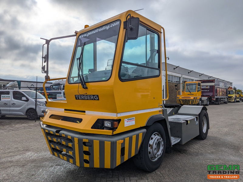 Terberg YT222 Allison - Schotel 30T - Landbouw kenteken - Τράκτορες τελωνείων: φωτογραφία 1 Terberg YT222 Allison - Schotel 30T - Landbouw kenteken - Τράκτορες τελωνείων: φωτογραφία 1