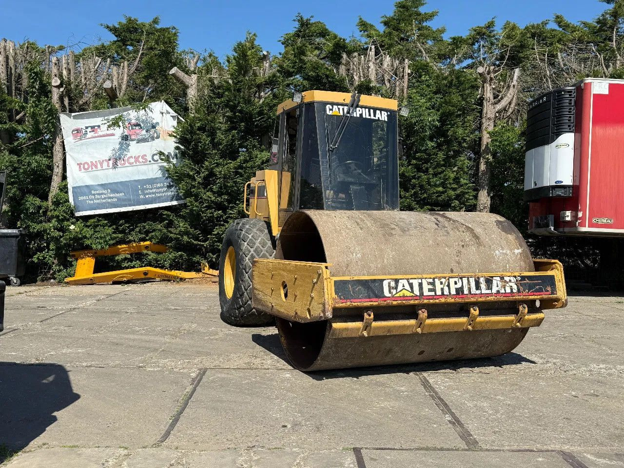 CAT CS 563 Roller with vibration - Οδοστρωτήρες: φωτογραφία 1 CAT CS 563 Roller with vibration - Οδοστρωτήρες: φωτογραφία 1
