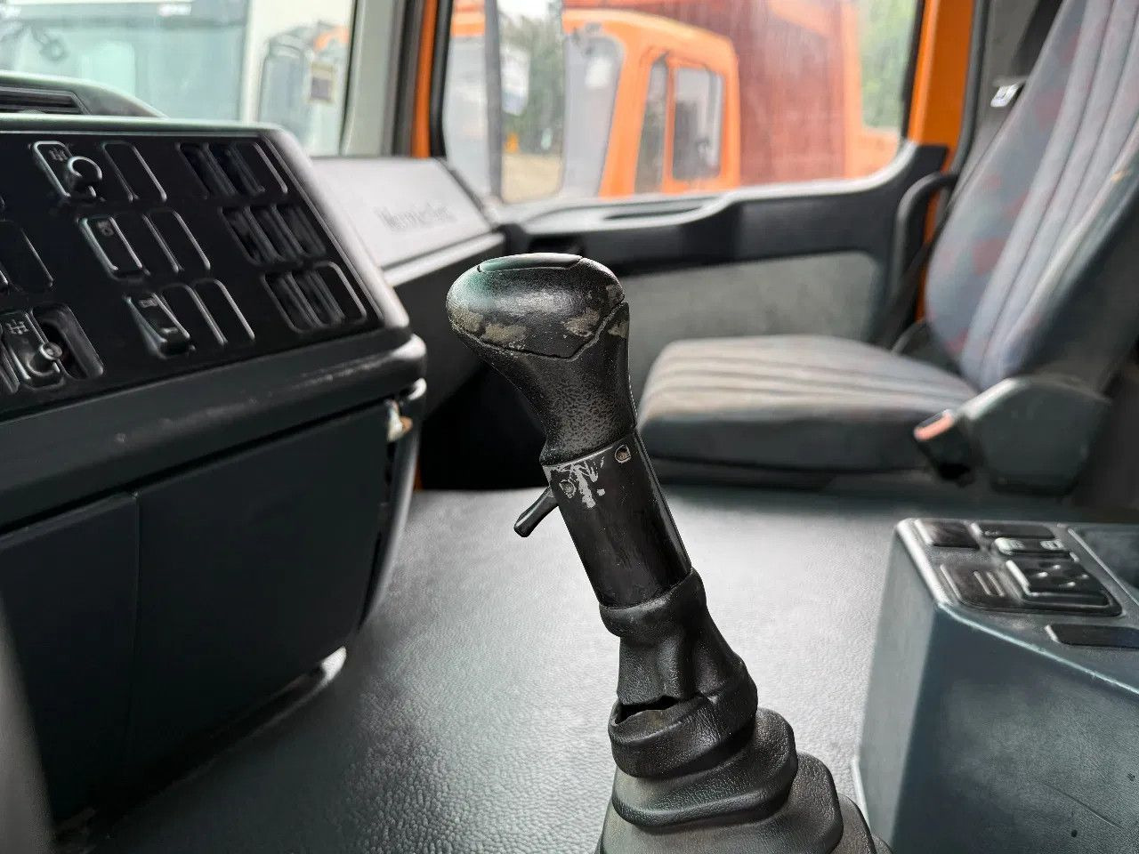 Φορτηγό ανατρεπόμενο Mercedes-Benz Actros 4140 V6 8X4 Tipper Spring/Spring Manual G: φωτογραφία 16