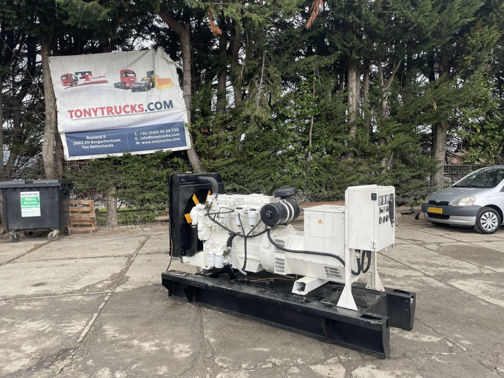 Perkins 100 KVA Generator 3 Phase Perkins 100 KVA Generator 3 Phase - Βιομηχανική γεννήτρια: φωτογραφία 1 Perkins 100 KVA Generator 3 Phase Perkins 100 KVA Generator 3 Phase - Βιομηχανική γεννήτρια: φωτογραφία 1