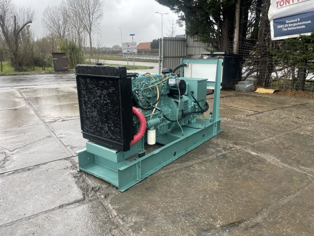 Perkins 85 KVA Generator 3 Phase Perkins 85 KVA Generator 3 Phase - Βιομηχανική γεννήτρια: φωτογραφία 2 Perkins 85 KVA Generator 3 Phase Perkins 85 KVA Generator 3 Phase - Βιομηχανική γεννήτρια: φωτογραφία 2