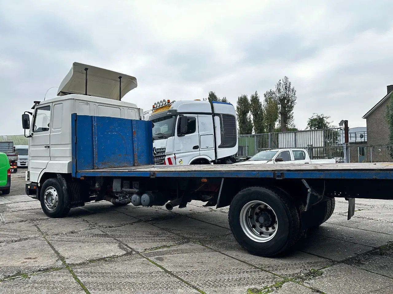 Scania P113-360 4X2 Platform Manual Gear Retarder Scania P113-360 4X2 Platform Manual Gear Retarder - Φορτηγό με ανοιχτή καρότσα: φωτογραφία 3 Scania P113-360 4X2 Platform Manual Gear Retarder Scania P113-360 4X2 Platform Manual Gear Retarder - Φορτηγό με ανοιχτή καρότσα: φωτογραφία 3