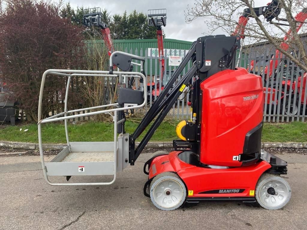 Manitou 100 VJR - Κάθετος ανελκυστήρας με κατάρτι: φωτογραφία 1 Manitou 100 VJR - Κάθετος ανελκυστήρας με κατάρτι: φωτογραφία 1