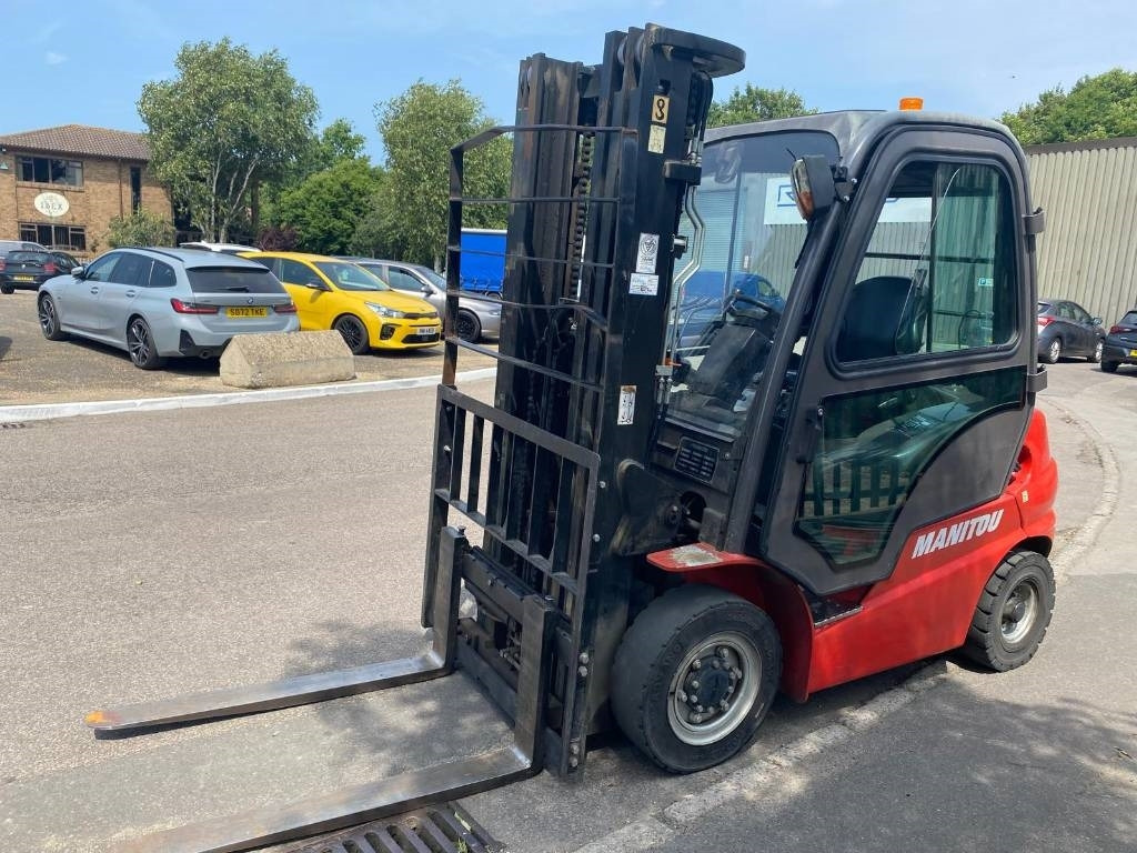 Πετρελαιοκίνητο περονοφόρο Manitou Mi25D: φωτογραφία 8