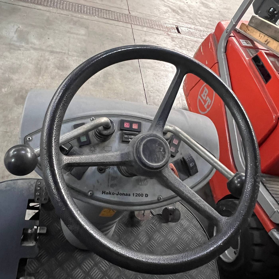 Hako Jonas 1200D - Βιομηχανικό σάρωθρο: φωτογραφία 3 Hako Jonas 1200D - Βιομηχανικό σάρωθρο: φωτογραφία 3