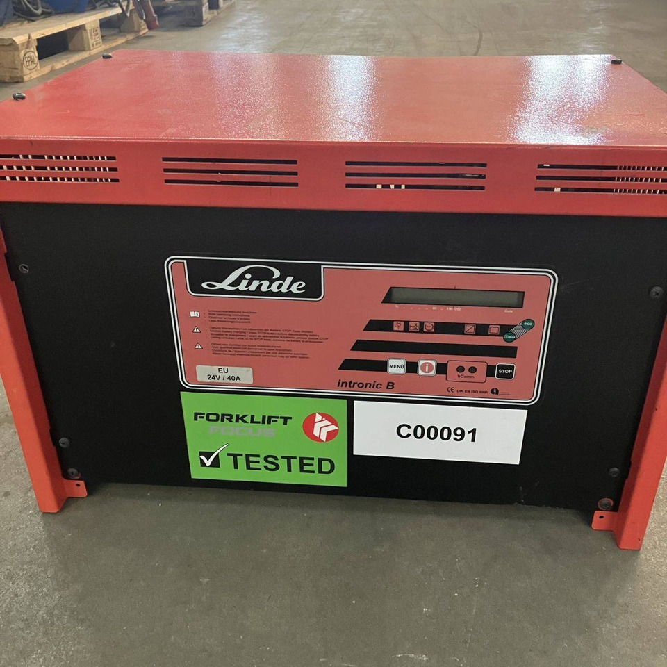 Hawker E 24V / 40A Tronic B - Ανταλλακτικό για Ανυψωτικό μηχάνημα: φωτογραφία 3 Hawker E 24V / 40A Tronic B - Ανταλλακτικό για Ανυψωτικό μηχάνημα: φωτογραφία 3