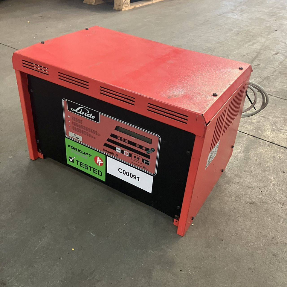 Hawker E 24V / 40A Tronic B - Ανταλλακτικό για Ανυψωτικό μηχάνημα: φωτογραφία 1 Hawker E 24V / 40A Tronic B - Ανταλλακτικό για Ανυψωτικό μηχάνημα: φωτογραφία 1
