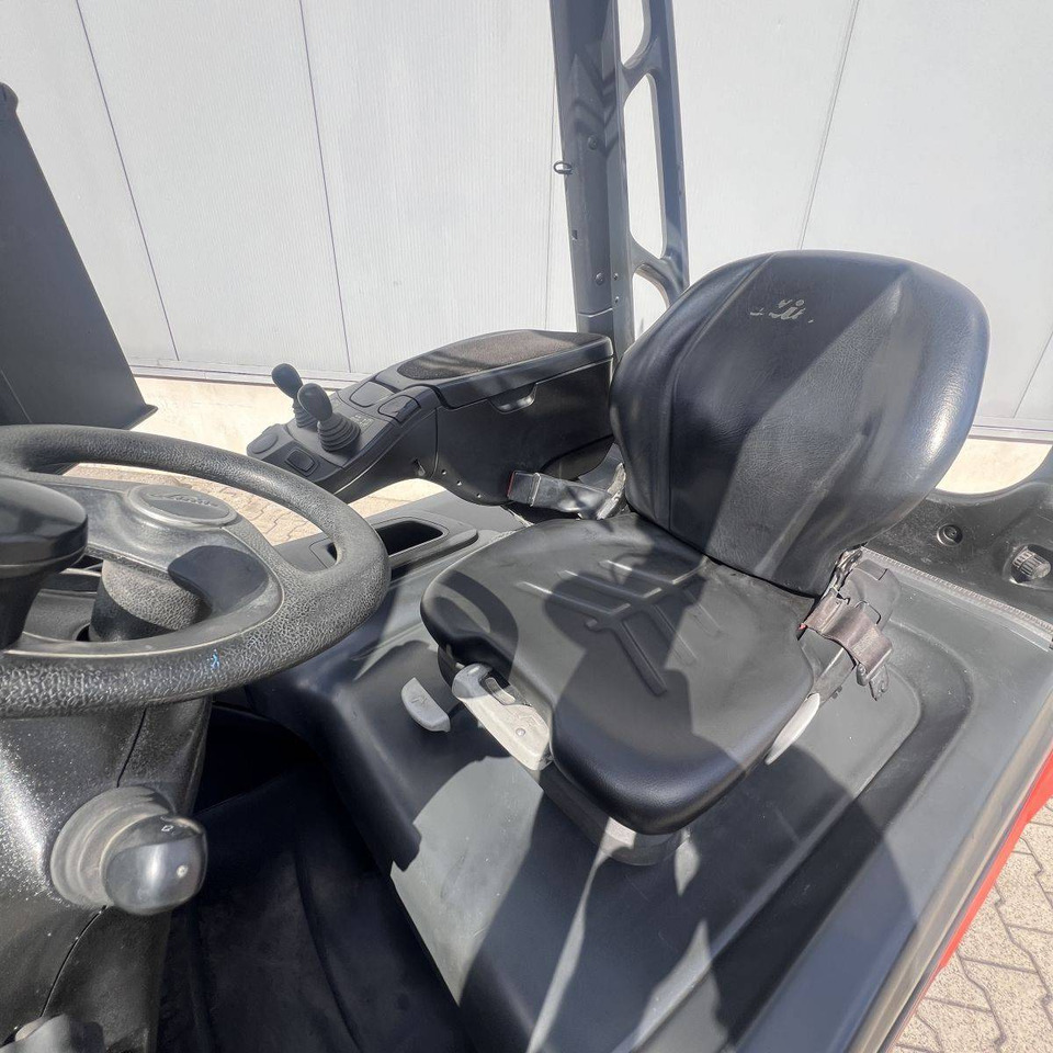 Linde E30 (387) - Ηλεκτροκίνητο περονοφόρο: φωτογραφία 5 Linde E30 (387) - Ηλεκτροκίνητο περονοφόρο: φωτογραφία 5