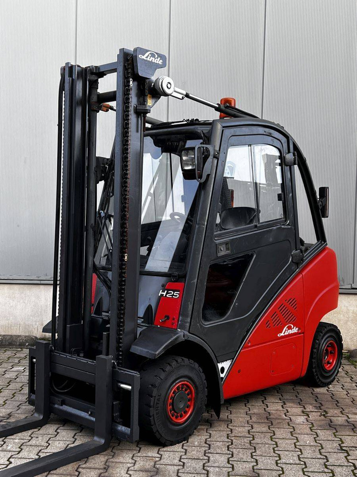 Linde H25D (392) - Πετρελαιοκίνητο περονοφόρο: φωτογραφία 1 Linde H25D (392) - Πετρελαιοκίνητο περονοφόρο: φωτογραφία 1
