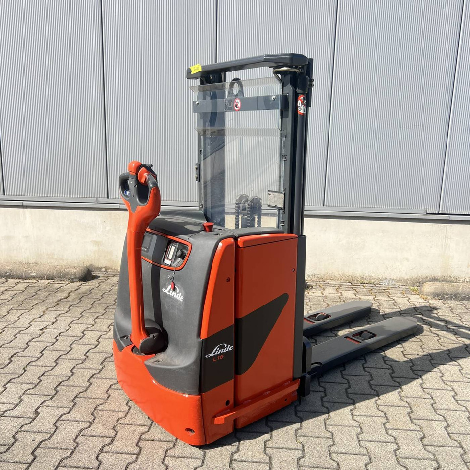 Linde L16 (1173) - Μηχάνημα στοίβαξης: φωτογραφία 1 Linde L16 (1173) - Μηχάνημα στοίβαξης: φωτογραφία 1