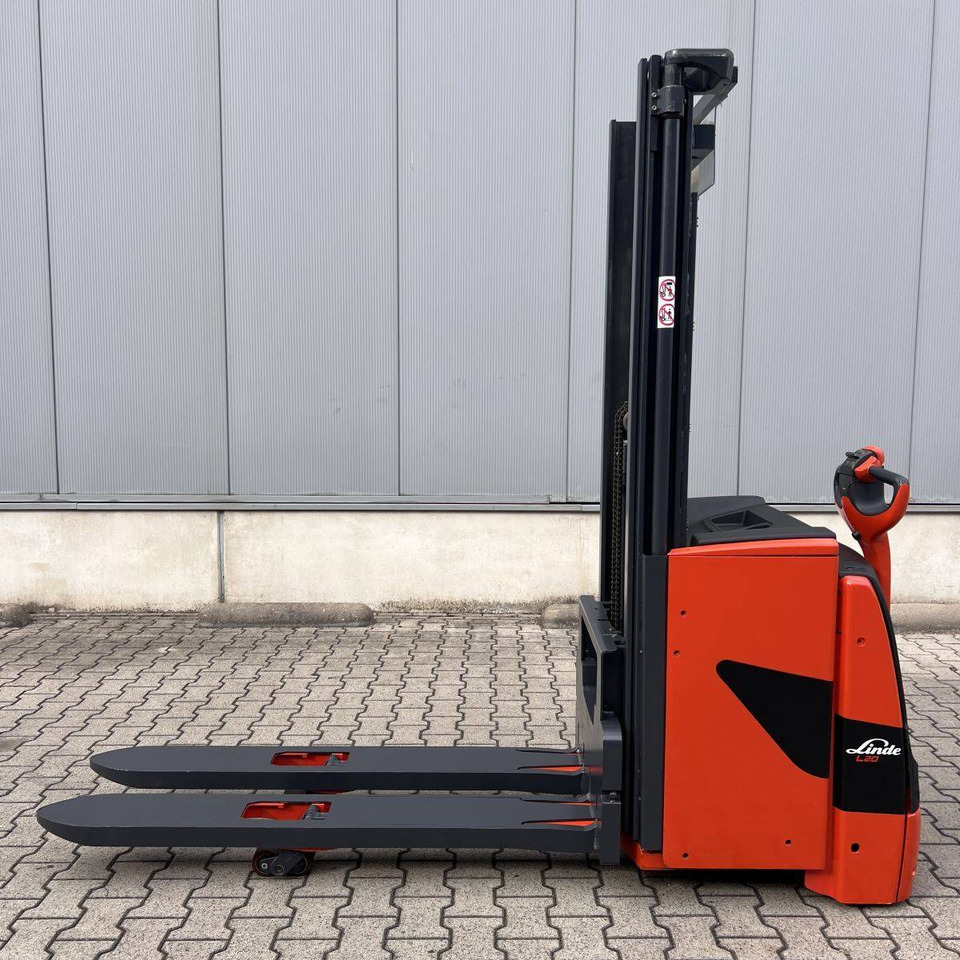 Linde L20i (1173) - Μηχάνημα στοίβαξης: φωτογραφία 1 Linde L20i (1173) - Μηχάνημα στοίβαξης: φωτογραφία 1