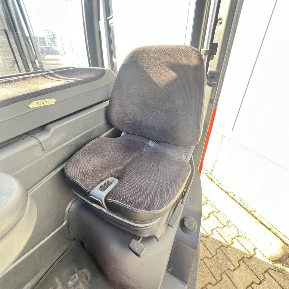 Linde R16G (1120) - Ανυψωτικό στενών δρόμων: φωτογραφία 5 Linde R16G (1120) - Ανυψωτικό στενών δρόμων: φωτογραφία 5