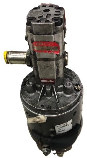 Steering motor & pomp 24 V - Συστήματος διεύθυνσης για Ανυψωτικό μηχάνημα: φωτογραφία 2 Steering motor & pomp 24 V - Συστήματος διεύθυνσης για Ανυψωτικό μηχάνημα: φωτογραφία 2