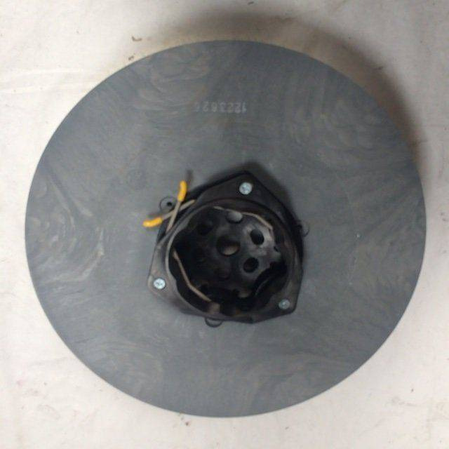 Tennant Scrub Brush - Σκούπα για Μηχάνημα καθαρισμού: φωτογραφία 2 Tennant Scrub Brush - Σκούπα για Μηχάνημα καθαρισμού: φωτογραφία 2