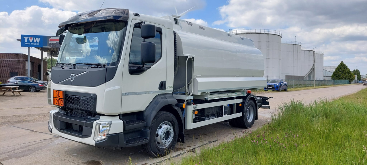 VOLVO FL - Φορτηγό βυτιοφόρο: φωτογραφία 1 VOLVO FL - Φορτηγό βυτιοφόρο: φωτογραφία 1
