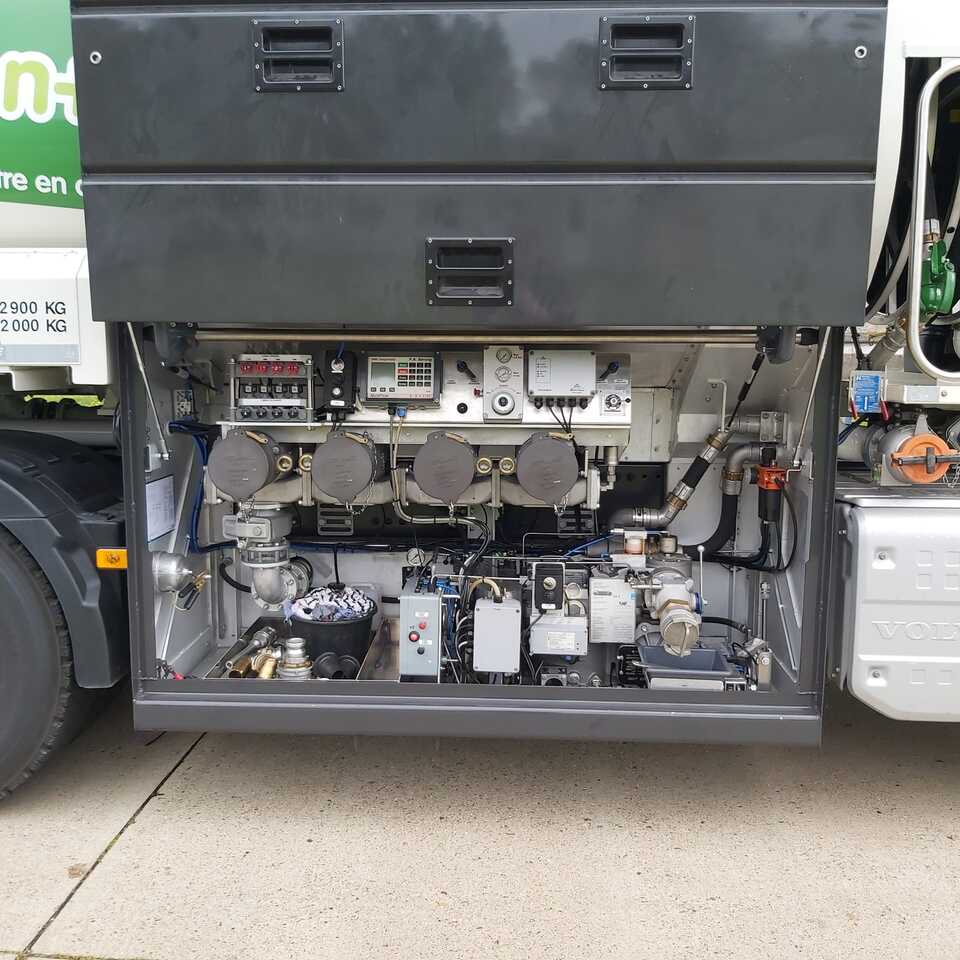 Φορτηγό βυτιοφόρο VOLVO FM430HP: φωτογραφία 13