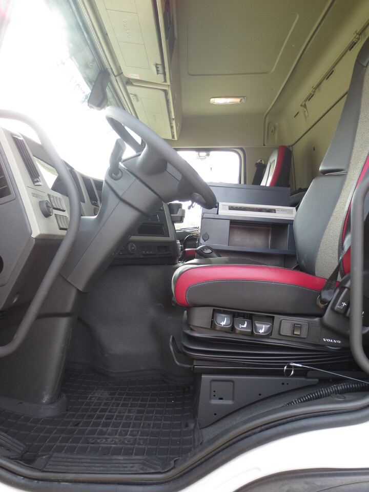 VOLVO FM - Φορτηγό βυτιοφόρο: φωτογραφία 5 VOLVO FM - Φορτηγό βυτιοφόρο: φωτογραφία 5