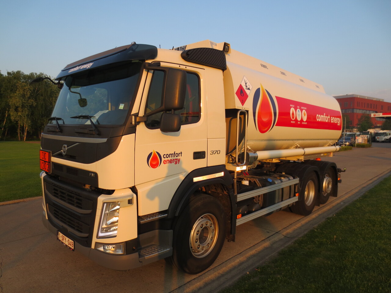 VOLVO FM - Φορτηγό βυτιοφόρο: φωτογραφία 1 VOLVO FM - Φορτηγό βυτιοφόρο: φωτογραφία 1