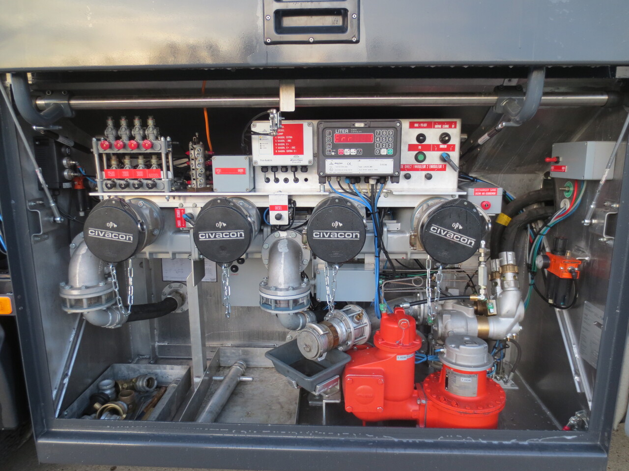 Φορτηγό βυτιοφόρο VOLVO FM: φωτογραφία 6