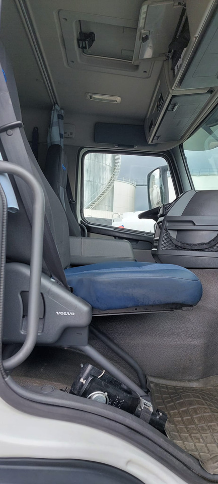 VOLVO FM - Φορτηγό βυτιοφόρο: φωτογραφία 2 VOLVO FM - Φορτηγό βυτιοφόρο: φωτογραφία 2
