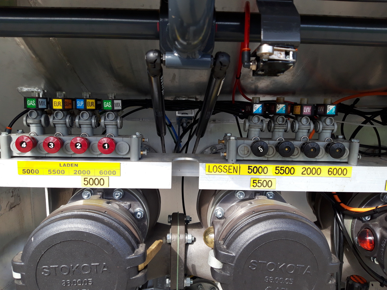 VOLVO FM - Φορτηγό βυτιοφόρο: φωτογραφία 3 VOLVO FM - Φορτηγό βυτιοφόρο: φωτογραφία 3