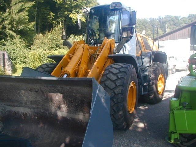 Ελαστιχοφόρος φορτωτής Liebherr L556 2plus2: φωτογραφία 6