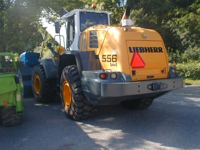 Liebherr L556 2plus2 - Ελαστιχοφόρος φορτωτής: φωτογραφία 4 Liebherr L556 2plus2 - Ελαστιχοφόρος φορτωτής: φωτογραφία 4