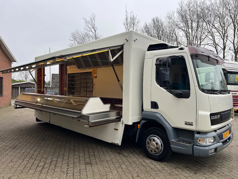 DAF LF 180 4X2 Verkoopopbouw/Verkaufsaufbau +Koeling Hydraulisch uitklapbaar - Αυτοκινούμενη καντίνα: φωτογραφία 1 DAF LF 180 4X2 Verkoopopbouw/Verkaufsaufbau +Koeling Hydraulisch uitklapbaar - Αυτοκινούμενη καντίνα: φωτογραφία 1