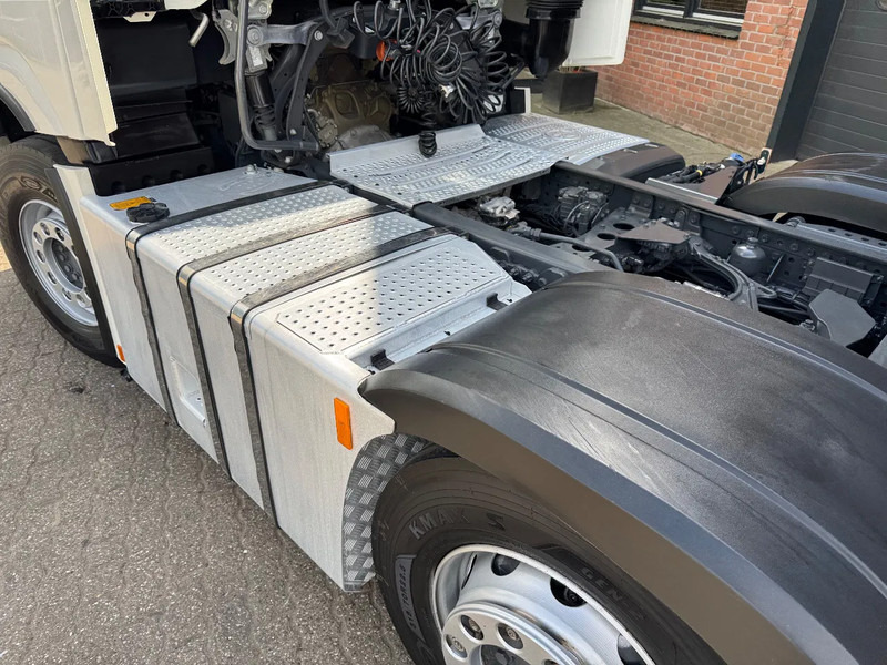 Mercedes-Benz Actros 2545 6X2 Gigaspace Gestuurde voorloopas NL Truck 327.240KM - Τράκτορας: φωτογραφία 5 Mercedes-Benz Actros 2545 6X2 Gigaspace Gestuurde voorloopas NL Truck 327.240KM - Τράκτορας: φωτογραφία 5