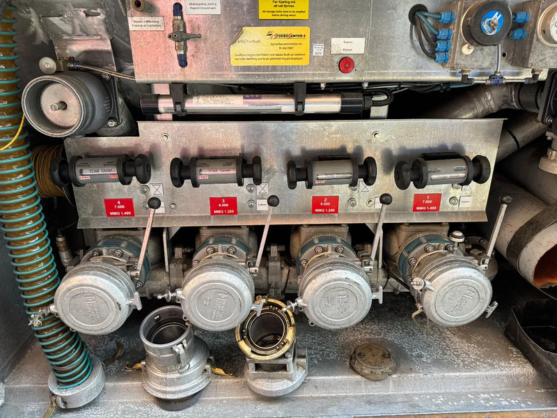 ROHR FUEL Kraftstoff Benzin/Diesel 26.000L 4 Rooms ADR Pump - Ρυμούλκα για τρακτέρ: φωτογραφία 5 ROHR FUEL Kraftstoff Benzin/Diesel 26.000L 4 Rooms ADR Pump - Ρυμούλκα για τρακτέρ: φωτογραφία 5