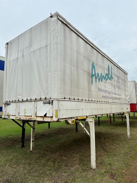 Ackermann-Fruehauf Wechselpritsche mit Bordwänden und Plane BDF System 7.150 mm - Αμάξωμα με συρρόμενο μουσαμά: φωτογραφία 4 Ackermann-Fruehauf Wechselpritsche mit Bordwänden und Plane BDF System 7.150 mm - Αμάξωμα με συρρόμενο μουσαμά: φωτογραφία 4