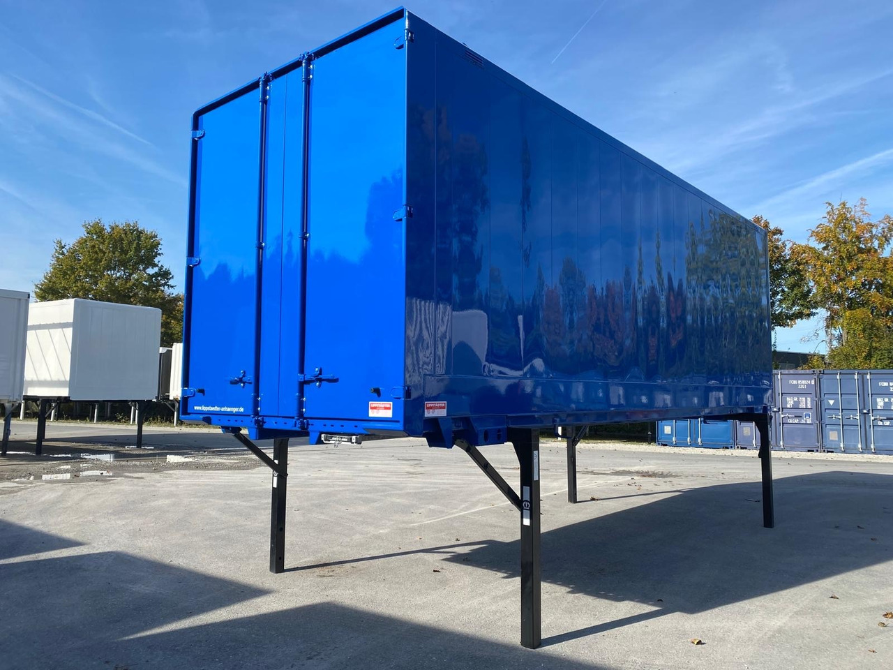 Krone BDF-System 7.450 mm lang, LACK NEU, Premium plus! - Κλειστά aμάξωμα: φωτογραφία 4 Krone BDF-System 7.450 mm lang, LACK NEU, Premium plus! - Κλειστά aμάξωμα: φωτογραφία 4