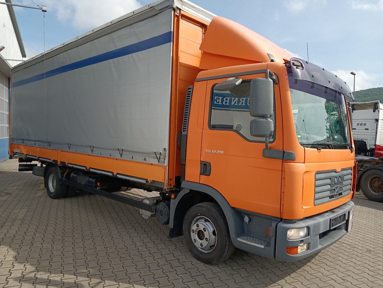 MAN TGL 12.210 4x2 KLIMA,AHK, 7,3m SCHWARZMÜLLER TÜV - Φορτηγό μουσαμάς: φωτογραφία 2 MAN TGL 12.210 4x2 KLIMA,AHK, 7,3m SCHWARZMÜLLER TÜV - Φορτηγό μουσαμάς: φωτογραφία 2