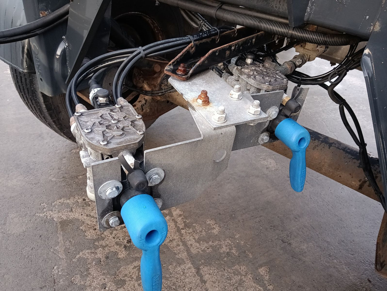 Ρυμούλκα μεταφοράς εμπορευματοκιβωτίων/ Κινητό αμάξωμα Schwarzmüller 2-A BDF 1,22/1,32 ALCOA Alufelgen ADR 120tkm TÜV Schwarzmüller 2-A BDF 1,22/1,32 ALCOA Alufelgen ADR 120tkm TÜV: φωτογραφία 24