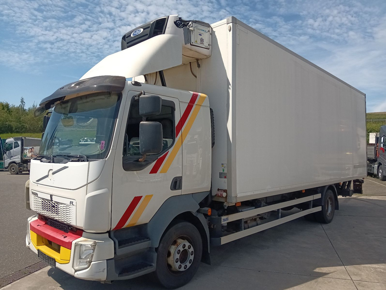 Volvo FL250 4x2R 14t CarrierSupra650 7,3m LBW1.5tKlima - Φορτηγό ψυγείο: φωτογραφία 2 Volvo FL250 4x2R 14t CarrierSupra650 7,3m LBW1.5tKlima - Φορτηγό ψυγείο: φωτογραφία 2