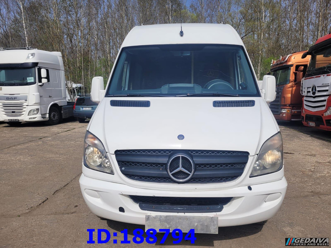 MERCEDES-BENZ Sprinter 518 - Kasten VIP - 20 Seater - Πούλμαν: φωτογραφία 2 MERCEDES-BENZ Sprinter 518 - Kasten VIP - 20 Seater - Πούλμαν: φωτογραφία 2