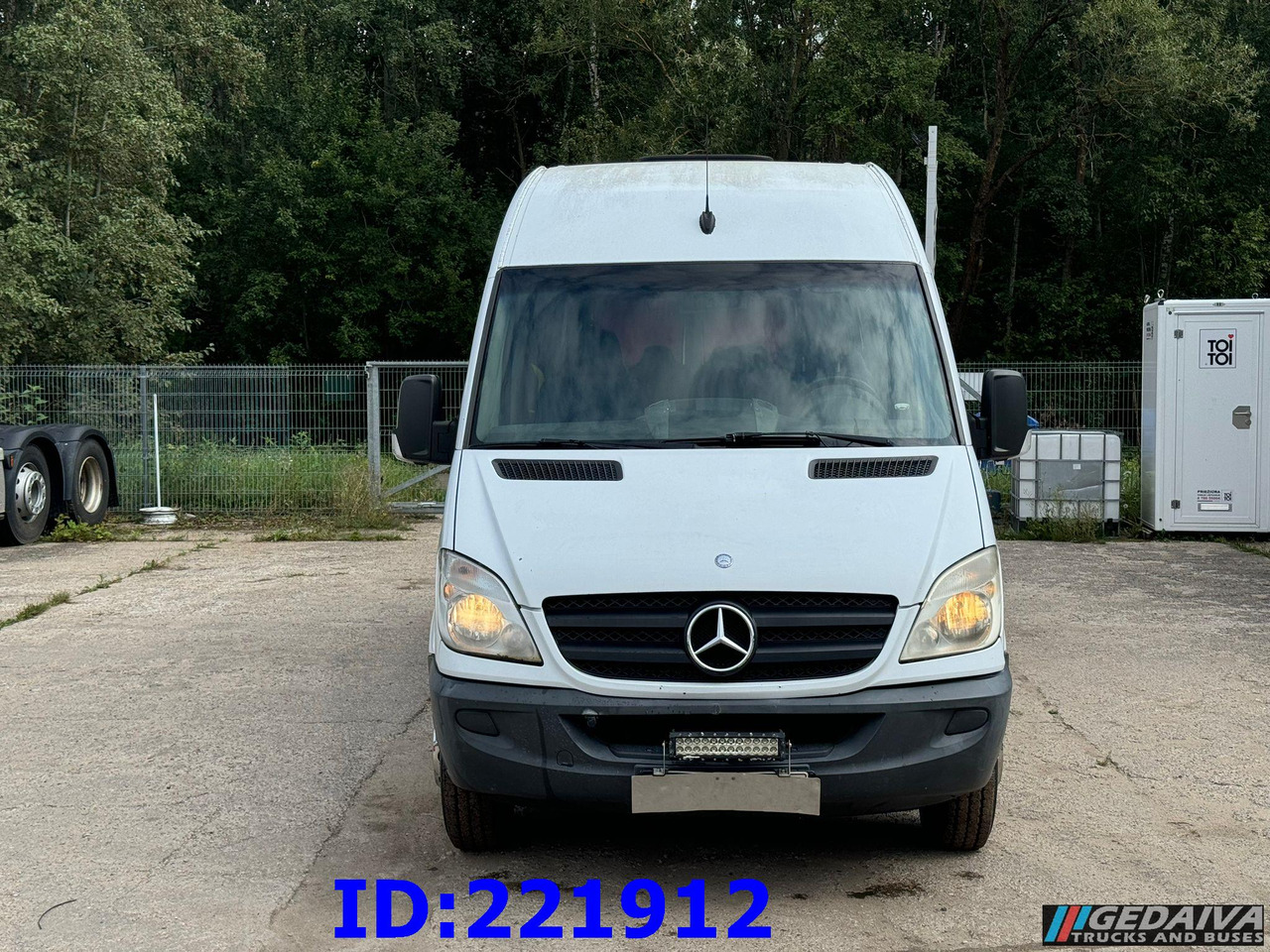 MERCEDES-BENZ Sprinter 518 VIP 17-Place - Πούλμαν: φωτογραφία 2 MERCEDES-BENZ Sprinter 518 VIP 17-Place - Πούλμαν: φωτογραφία 2