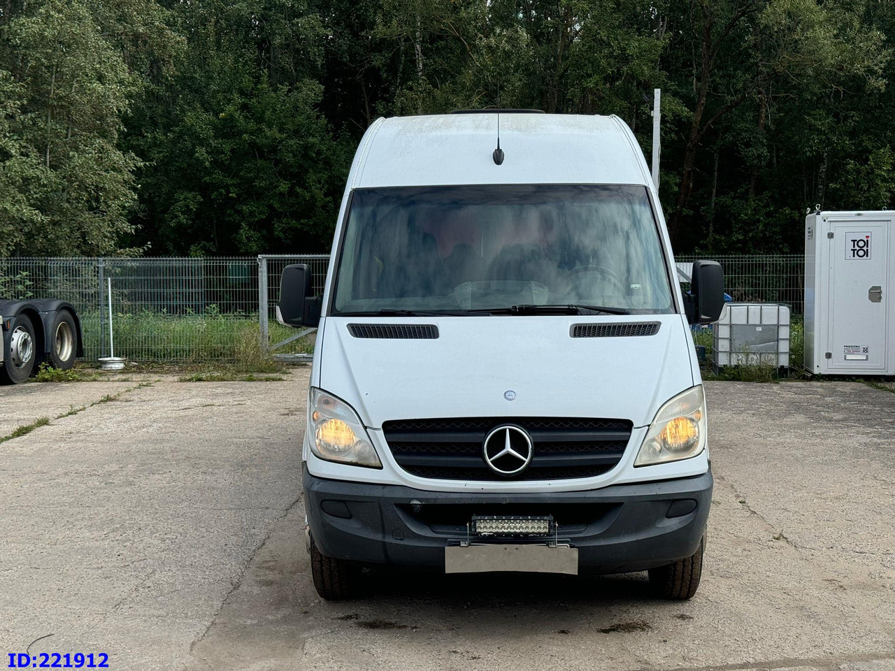 MERCEDES-BENZ Sprinter 518 VIP 17-Place - Μικρό λεωφορείο, Επιβατικό βαν: φωτογραφία 2 MERCEDES-BENZ Sprinter 518 VIP 17-Place - Μικρό λεωφορείο, Επιβατικό βαν: φωτογραφία 2