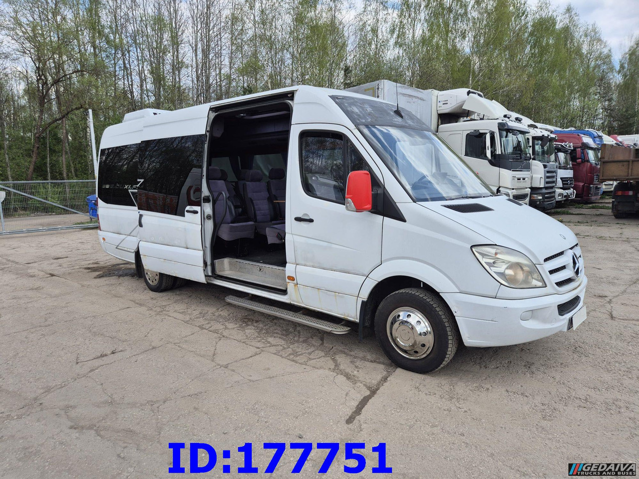 MERCEDES-BENZ Sprinter 518 - VIP - 17-seater - Πούλμαν: φωτογραφία 5 MERCEDES-BENZ Sprinter 518 - VIP - 17-seater - Πούλμαν: φωτογραφία 5